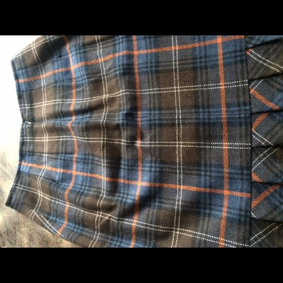 Cabi Plaid Wool Skirt - Picture 6 of 7